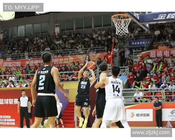 杭州篮球队以64分领跑大师赛积分榜展现强劲实力